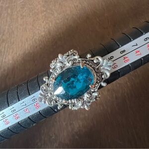 Fashion Cocktail Jewelry Silver Tone Ring With Blue Rhinestone Roughly Size 6